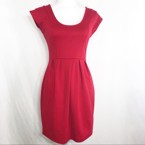 Urban Outfitters Dresses & Skirts - Kimchi Blue Red Fitted Dress Size Small       K111